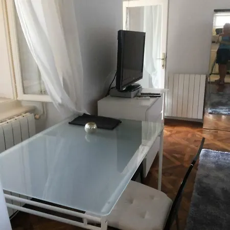 Ines, Cozy, Stunning View, Parking, Pet Friendly