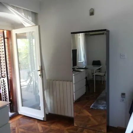 Ines, Cozy, Stunning View, Parking, Pet Friendly Opatija