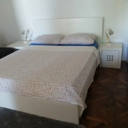 Ines, Cozy, Stunning View, Parking, Pet Friendly Opatija